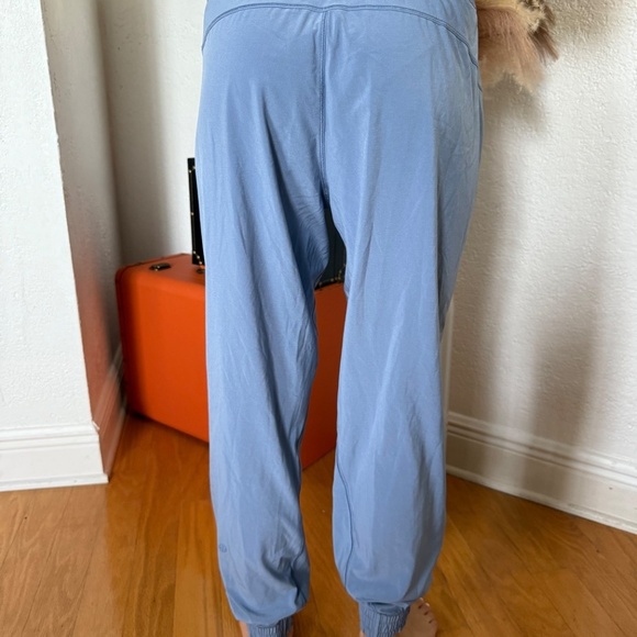 Pre owned , Lululemon Women’s Size 2 Sun Setter Jogger Tempest Blue - Picture 2 of 3